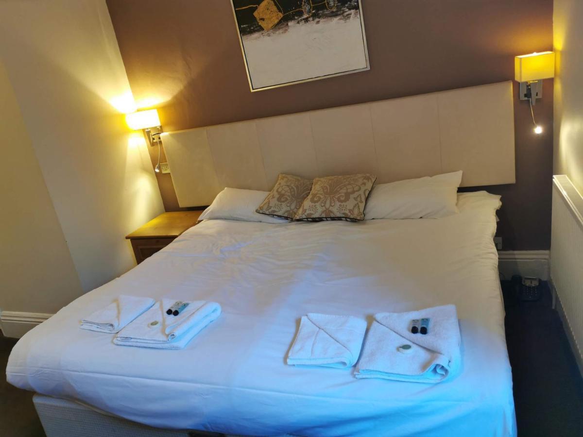 טודמורדן The Queens Hotel מראה חיצוני תמונה