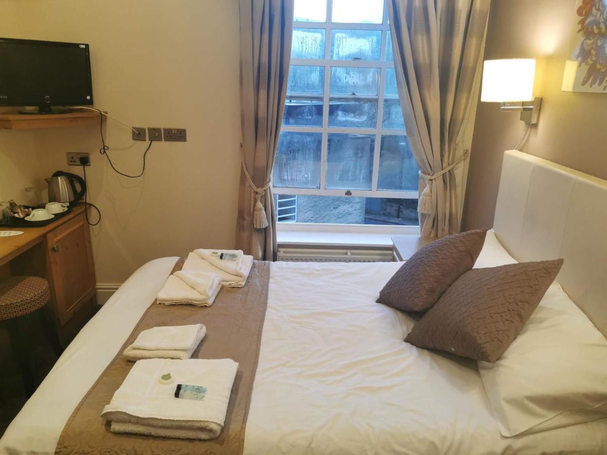 טודמורדן The Queens Hotel מראה חיצוני תמונה